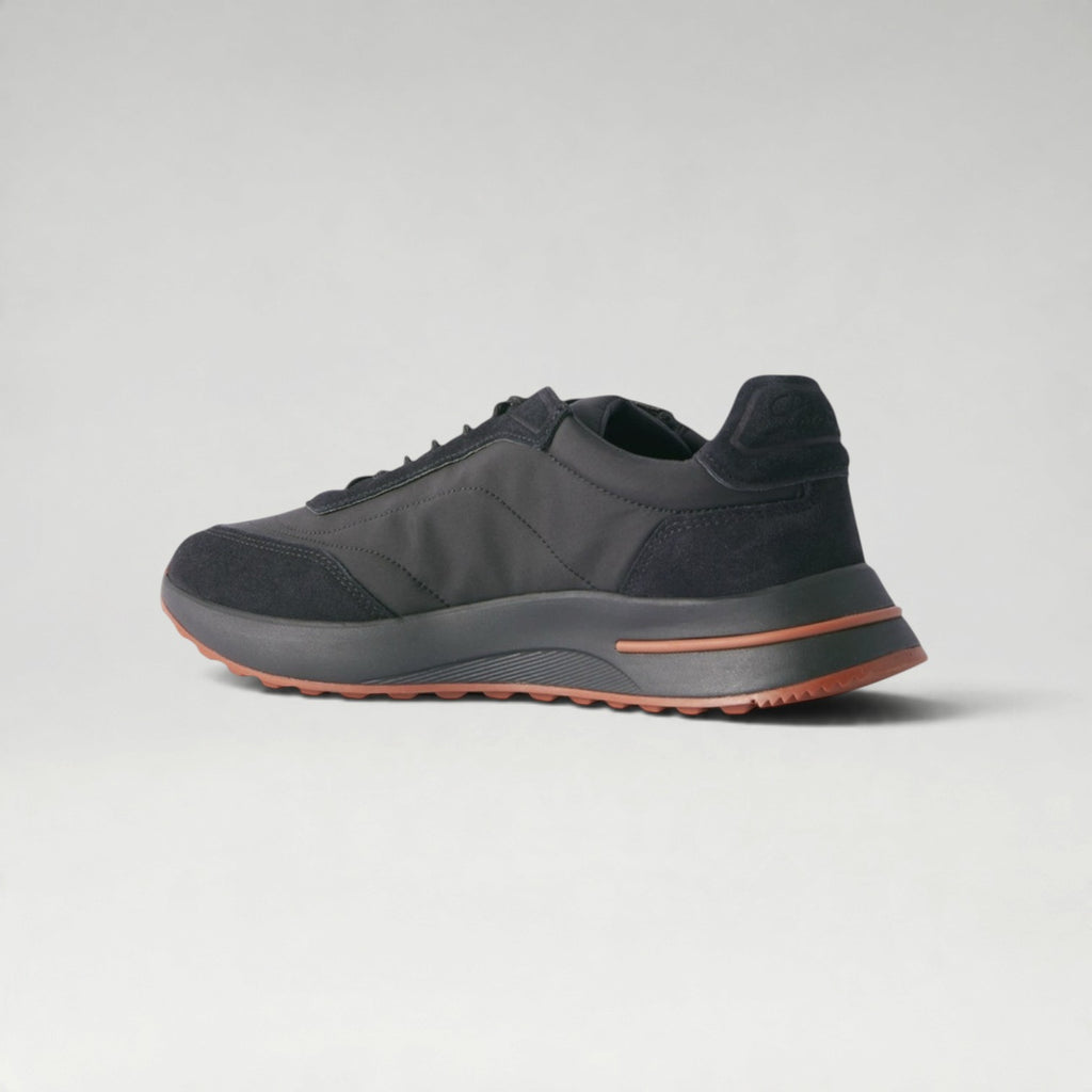 Weekend Walk All Black