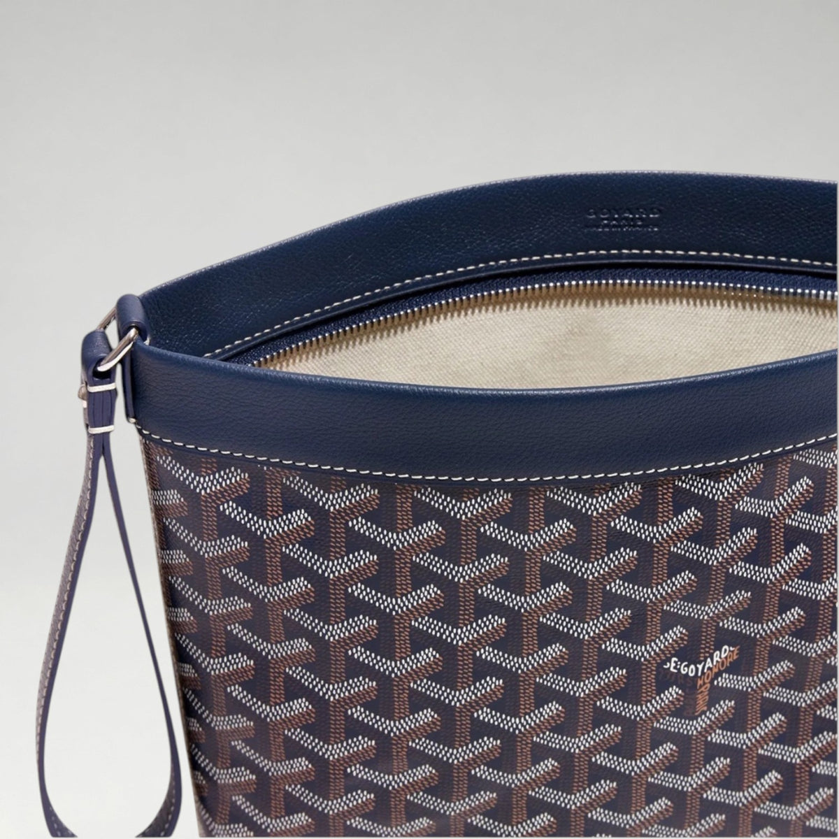 Conti Pouch Navy