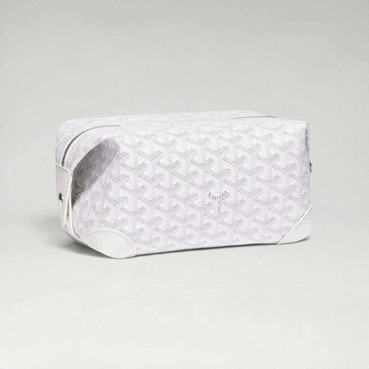 Bowling 25 Toiletry Bag White