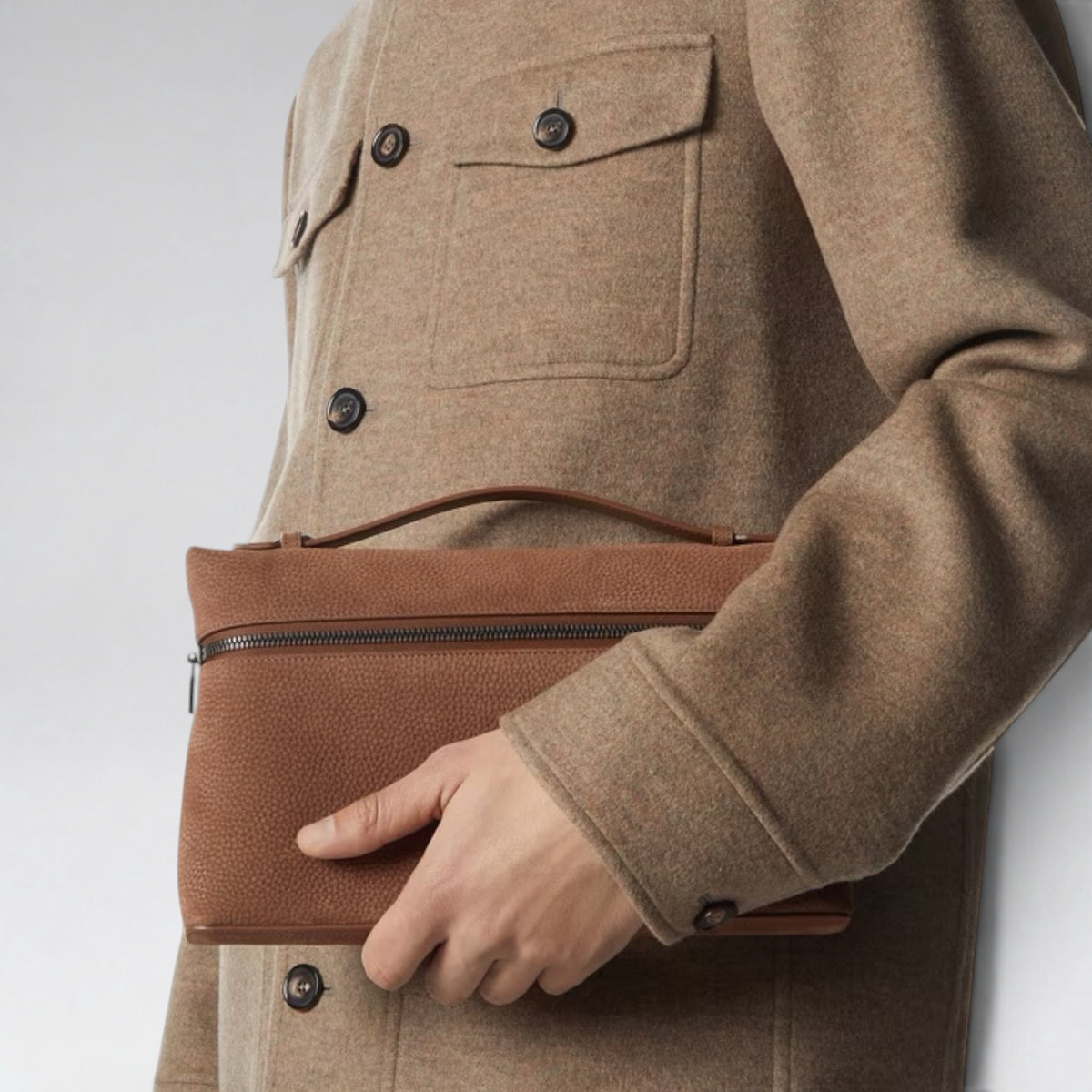 L29 Extra Pouch Men Brownie