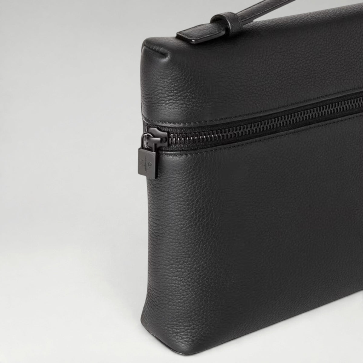 L29 Extra Pouch Men Black