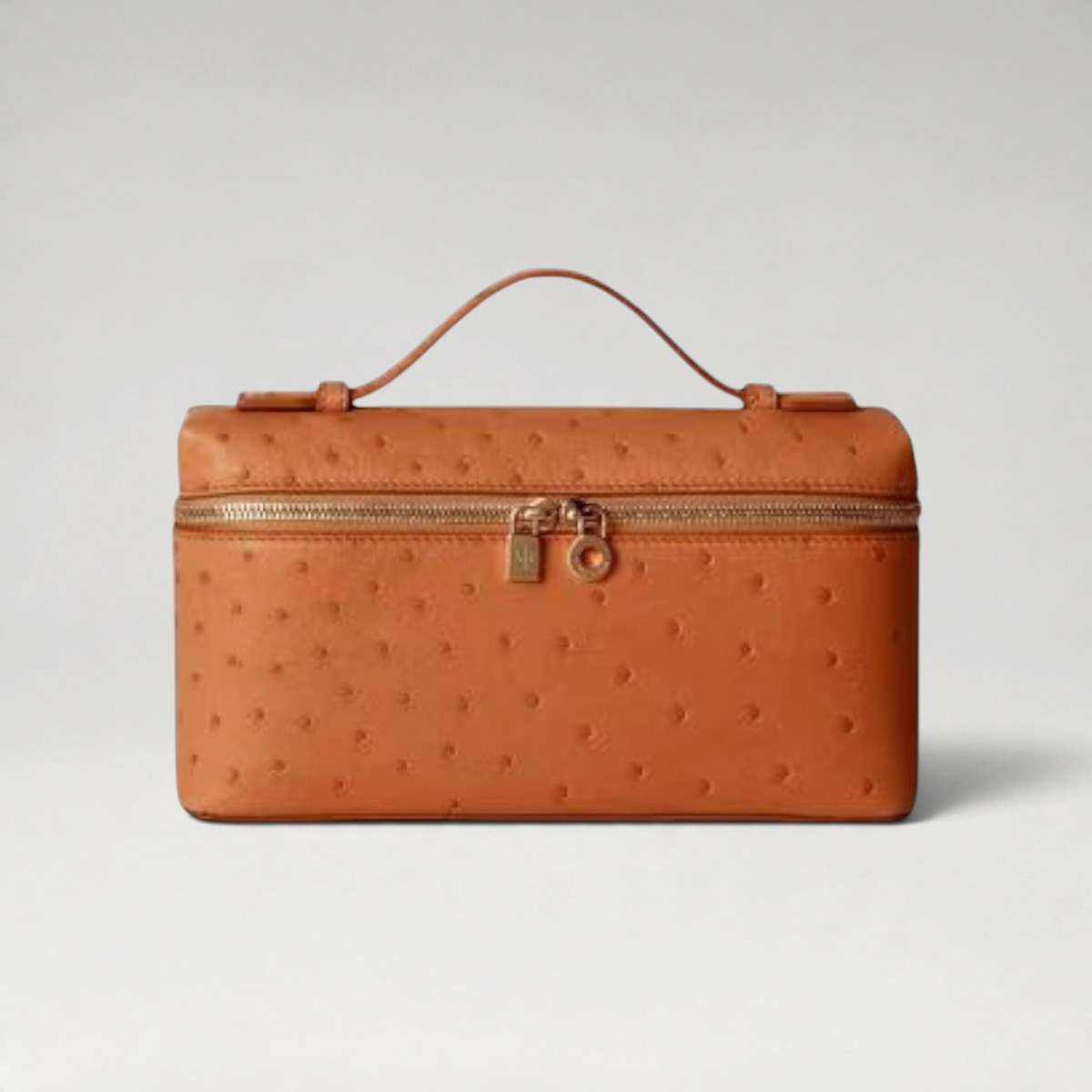 FBYMM L19 Extra Pocket tas van cognackleurig struisvogelleer met goudkleurige hardware en ritssluiting.