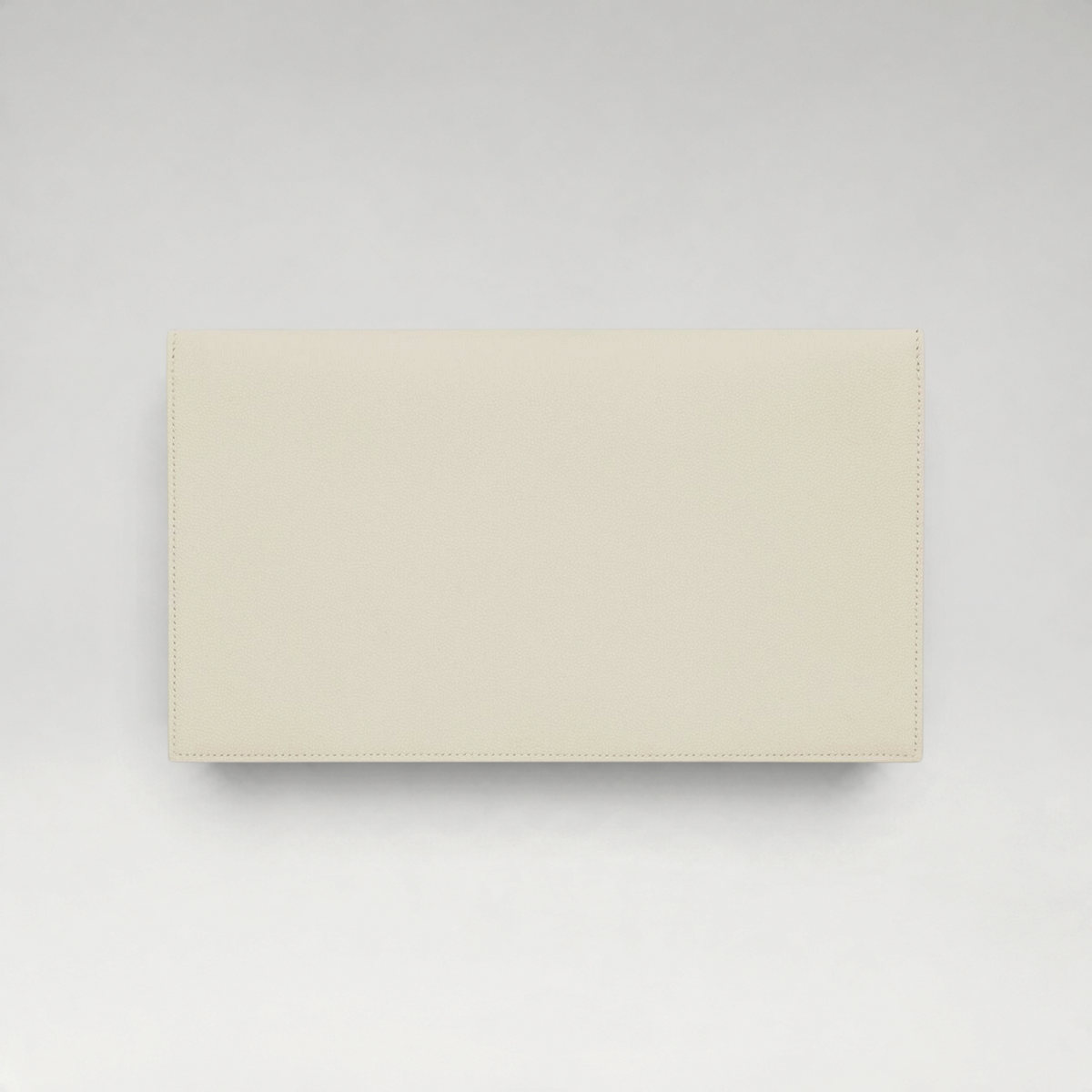 FBYMM Uptown Pouch in wit kalfsleer met een minimalistisch envelopontwerp en gestikte details