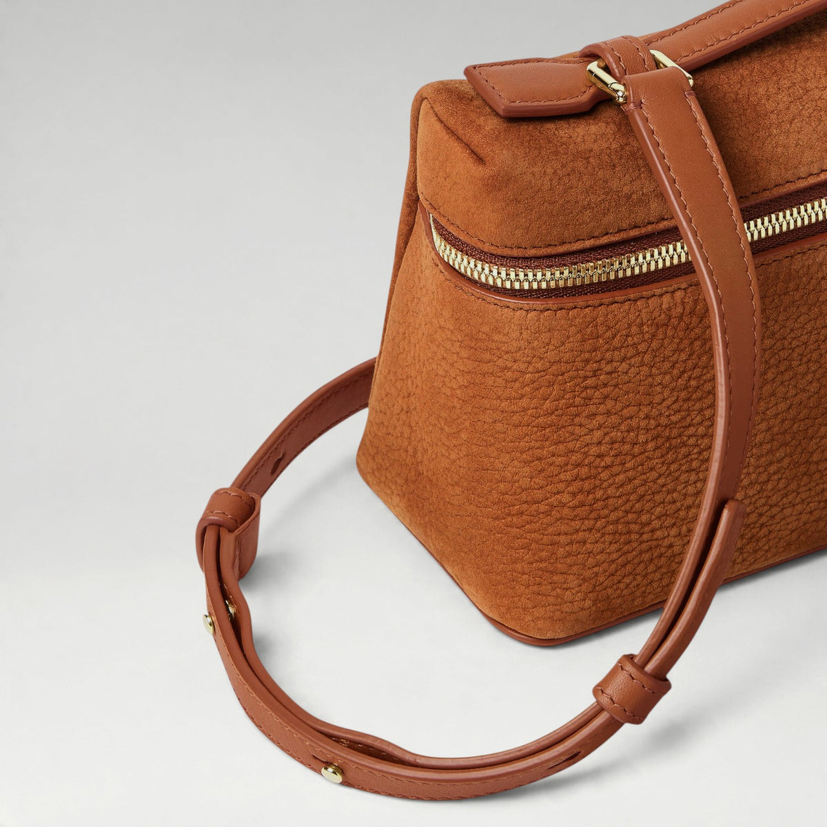 L19 Extra Pocket Bag Brown