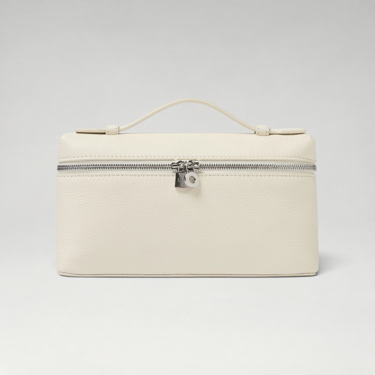 FBYMM L19 Extra Pocket tas in wit kalfsleer met zilverkleurige rits en handvat