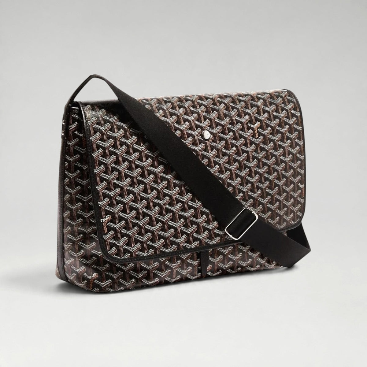 Capetien MM Messenger Bag Black