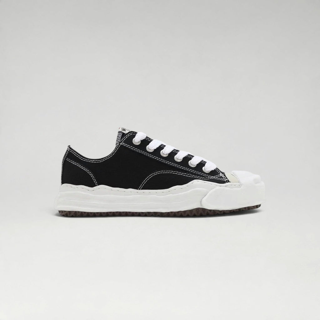Hank Canvas Black White Sneakers