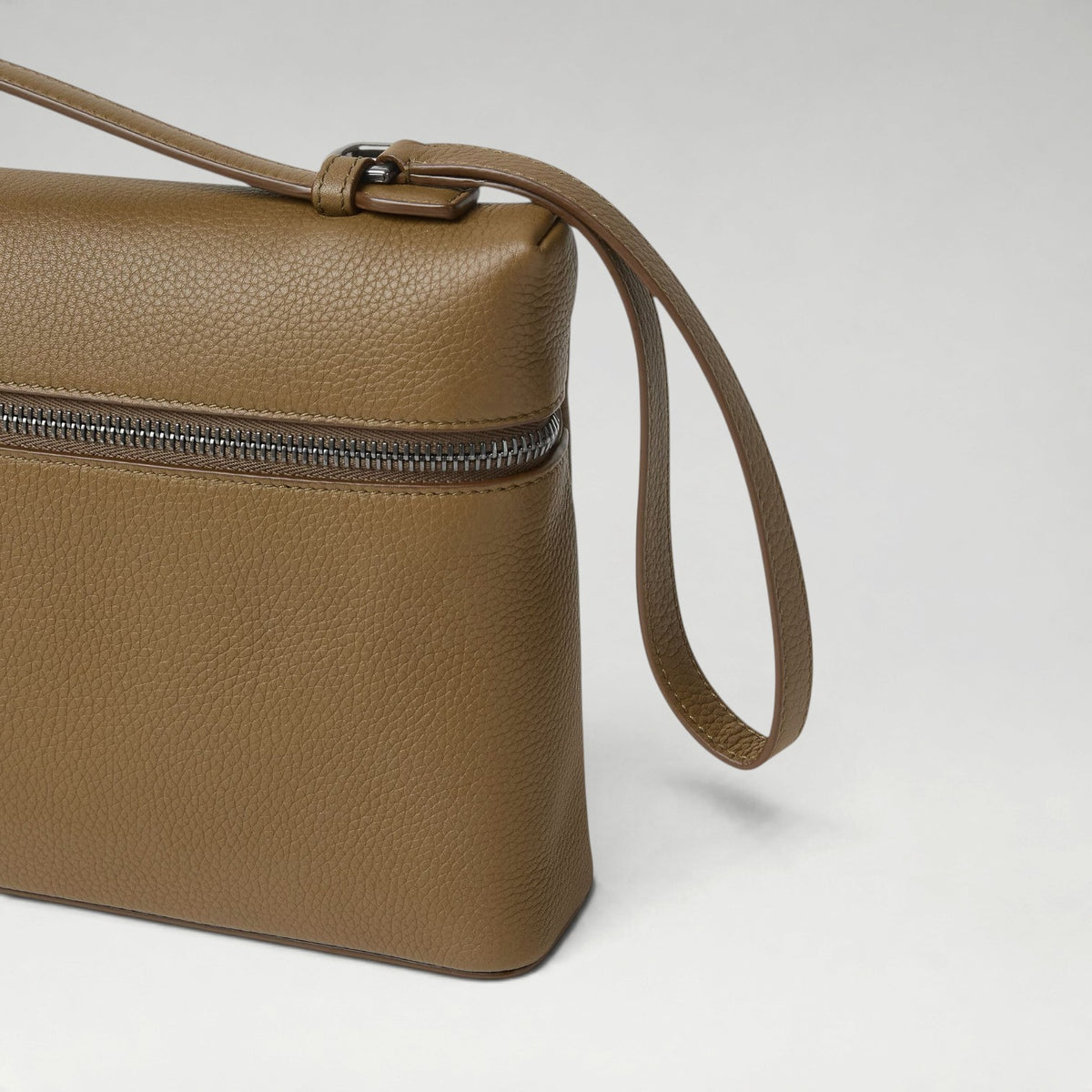 L29 Extra Pouch Men Salty Capers