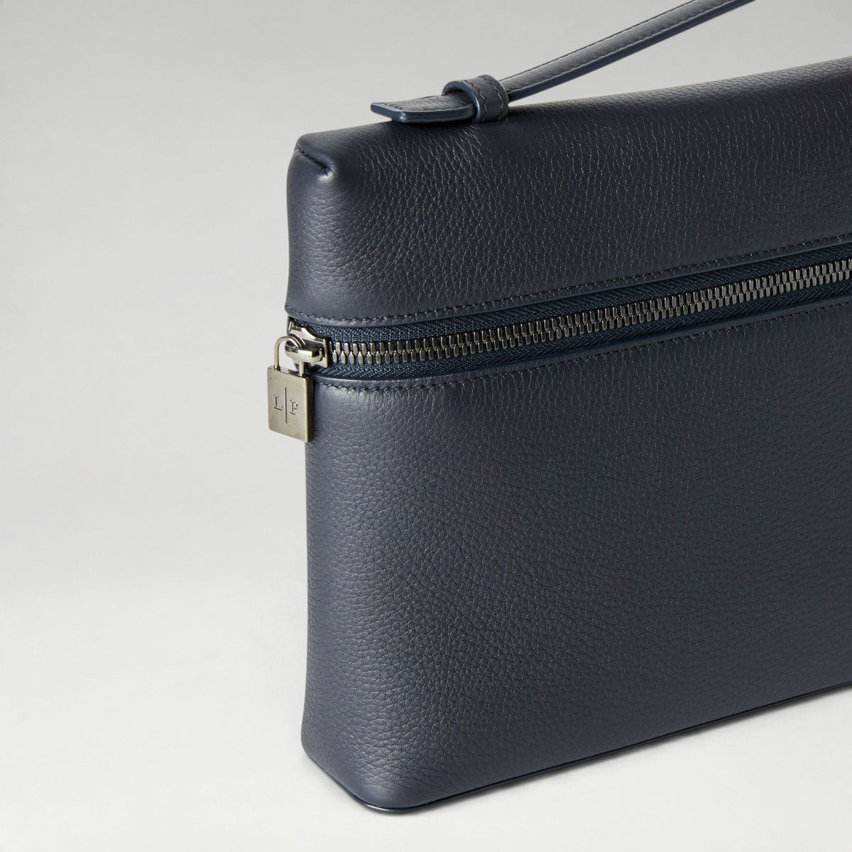 L29 Extra Pouch Men Navy